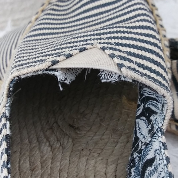 Alexis Leroy Blue Striped Fabric Upper Round Toe Slip On Espadrille Flats - Picture 7 of 12